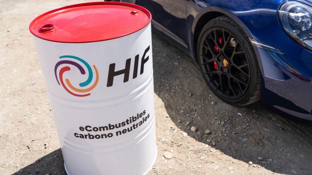 e-fuel // Source : Porsche e-fuel // Source : Porsche