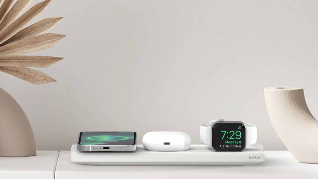 La station existe aussi en blanche // Source : Belkin La station existe aussi en blanche // Source : Belkin