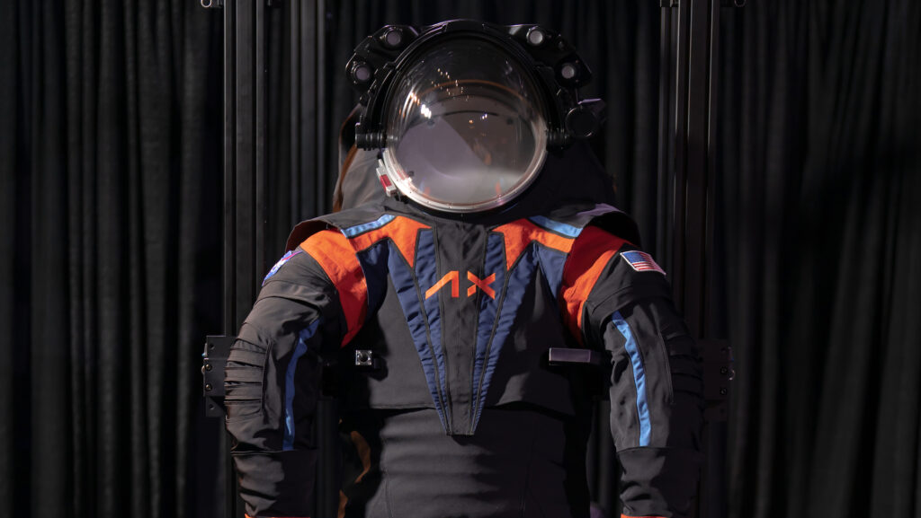 La nouvelle tenue des astronautes de la Nasa pour aller sur la Lune // Source : axiomspace La nouvelle tenue des astronautes de la Nasa pour aller sur la Lune // Source : axiomspace