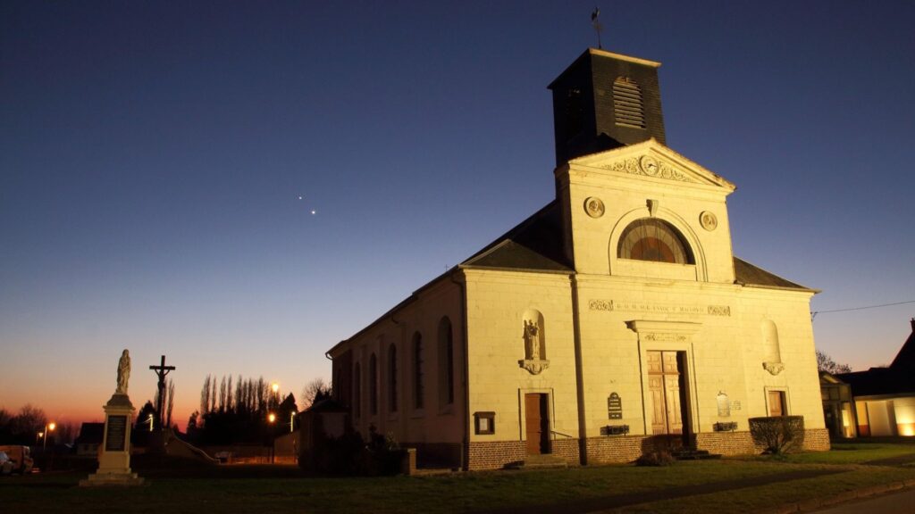 Vénus et Jupiter le 28 février 2023. // Source : Via Twitter @Loup_Garry (photo recadrée) Vénus et Jupiter le 28 février 2023. // Source : Via Twitter @Loup_Garry (photo recadrée)