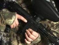 Un exemple d'armes qui peuvent être utilisées pour marquer des manifestants // Source : YT/Planet Eclipse Un exemple d'armes qui peuvent être utilisées pour marquer des manifestants // Source : YT/Planet Eclipse