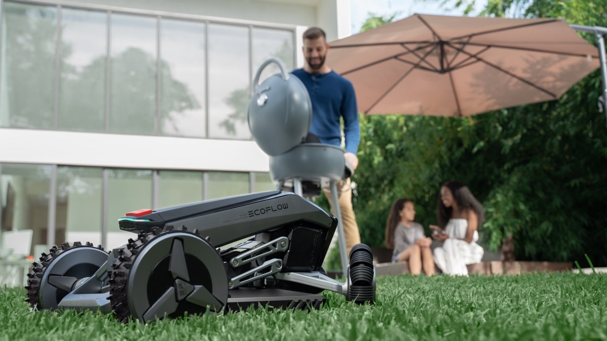 L'EcoFlow Blade révolutionne le marché avec sa double fonctionnalité de tonte et de balayage // Source : EcoFlow L'EcoFlow Blade révolutionne le marché avec sa double fonctionnalité de tonte et de balayage // Source : EcoFlow