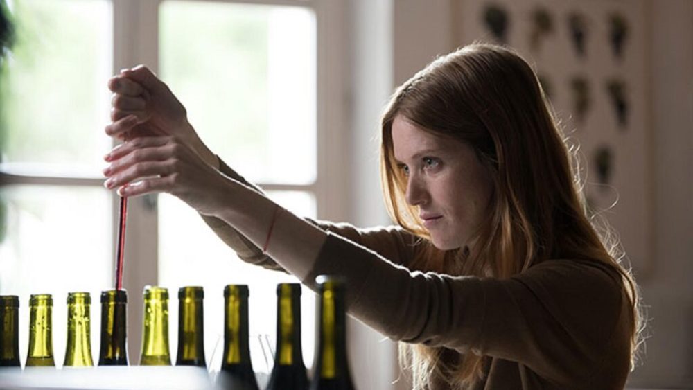 Camille (Fleur Geffrier) dans Les Gouttes de Dieu // Source : Apple TV+ Camille (Fleur Geffrier) dans Les Gouttes de Dieu // Source : Apple TV+