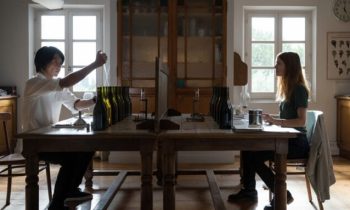 Camille et Issei se battent avec... des mélanges de vins // Source : Apple TV+ Camille et Issei se battent avec... des mélanges de vins // Source : Apple TV+