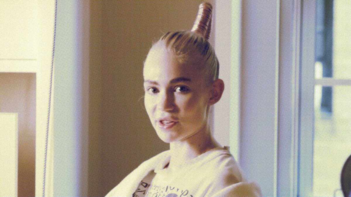 Grimes // Source : YouTube / Vogues Grimes // Source : YouTube / Vogues