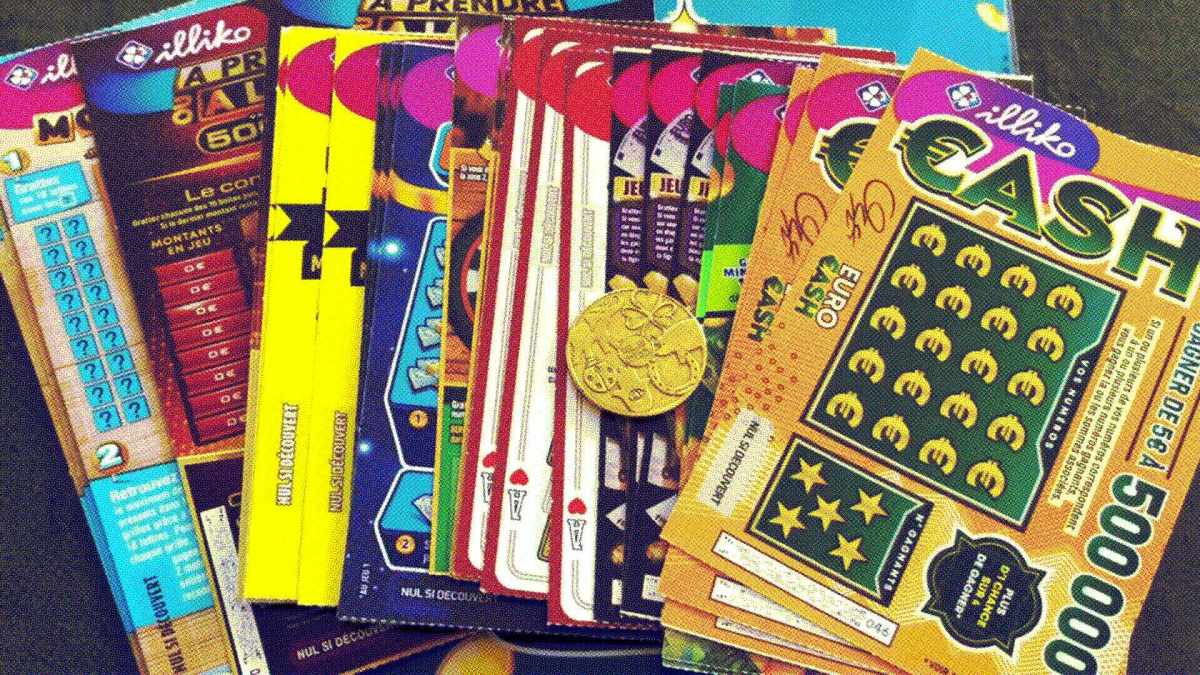 Des jeux à gratter de la française des jeux // Source : YouTube / Tof La Win Des jeux à gratter de la française des jeux // Source : YouTube / Tof La Win