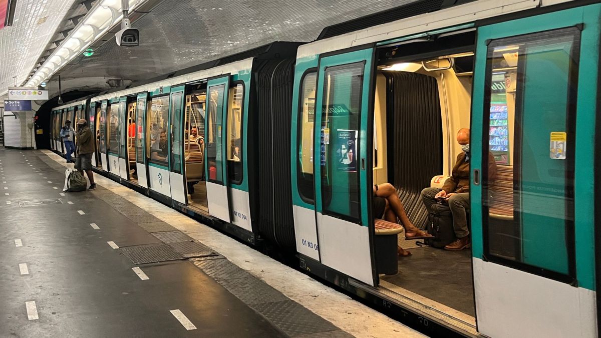 Le métro République à Paris. // Source : Wikimédias Le métro République à Paris. // Source : Wikimédias