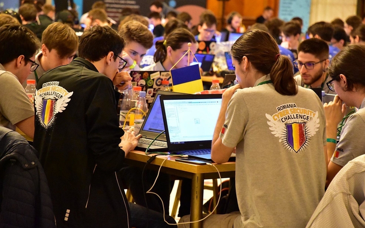 L'équipe roumaine remporte European Cyber Security Challenge en 2020. // Source : Campionatul European de Securitate Cibernetică L'équipe roumaine remporte European Cyber Security Challenge en 2020. // Source : Campionatul European de Securitate Cibernetică