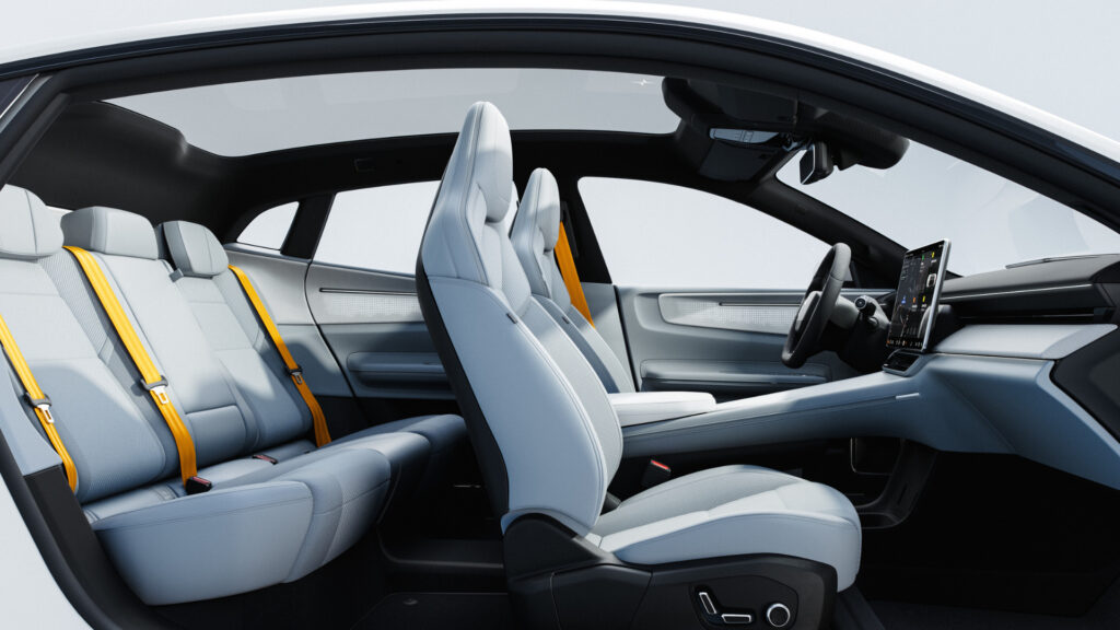 L'intérieur de la Polestar 4, avec son toit panoramique // Source : Polestar L'intérieur de la Polestar 4, avec son toit panoramique // Source : Polestar