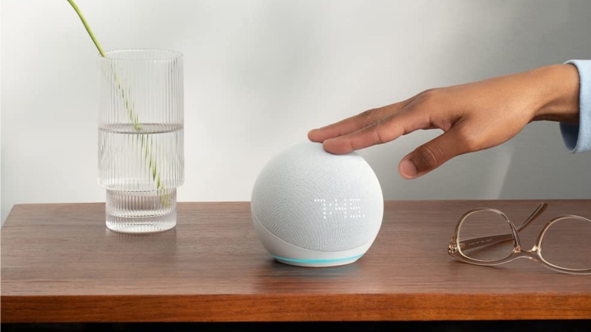 Echo Dot 5e génération avec horloge // Source : Amazon Echo Dot 5e génération avec horloge // Source : Amazon