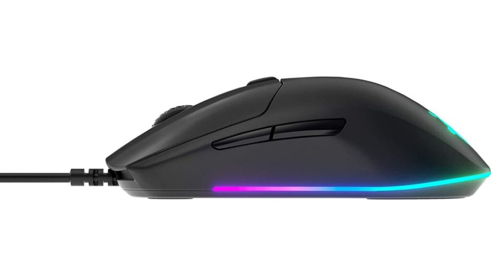 Les deux boutons latéraux sur la tranche gauche de la souris SteelSeries Rival 3 // Source : Amazon Les deux boutons latéraux sur la tranche gauche de la souris SteelSeries Rival 3 // Source : Amazon