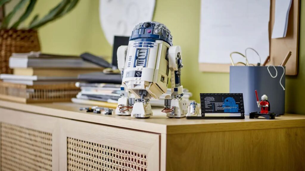 Lego Star Wars R2-D2 // Source : Lego Lego Star Wars R2-D2 // Source : Lego