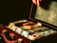 Une entreprise a versé 75 millions de dollars à des hackers // Source : Numerama avec Midjourney