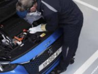 Les véhicules thermiques possèdent des pièces supplémentaires, augmentant le risque de panne // Source : Peugeot