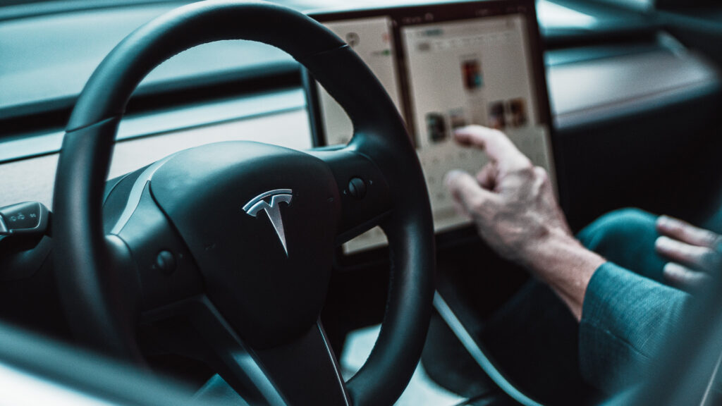 Le manque de vigilance du conducteur peut endommager la batterie // Source : Photo de David von Diemar sur Unsplash Le manque de vigilance du conducteur peut endommager la batterie // Source : Photo de David von Diemar sur Unsplash