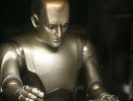Les robots d'Isaac Asimov (comme ici l'Homme bicentenaire) ont en général parfaitement intégré les lois. // Source : Columbia Pictures Les robots d'Isaac Asimov (comme ici l'Homme bicentenaire) ont en général parfaitement intégré les lois. // Source : Columbia Pictures