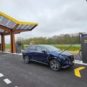 Une station de recharge Fastned qui est déserte // Source : Bob JOUY pour Numerama Une station de recharge Fastned qui est déserte // Source : Bob JOUY pour Numerama
