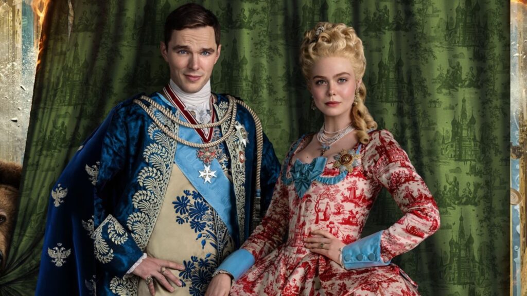 Nicolas Hoult et Elle Fanning // Source : Starz Nicolas Hoult et Elle Fanning // Source : Starz