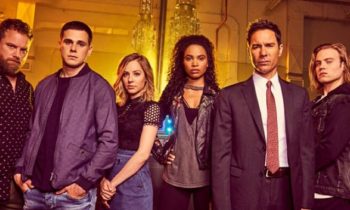 Travelers (Les Voyageurs du Temps) // Source : Showcase/Netflix