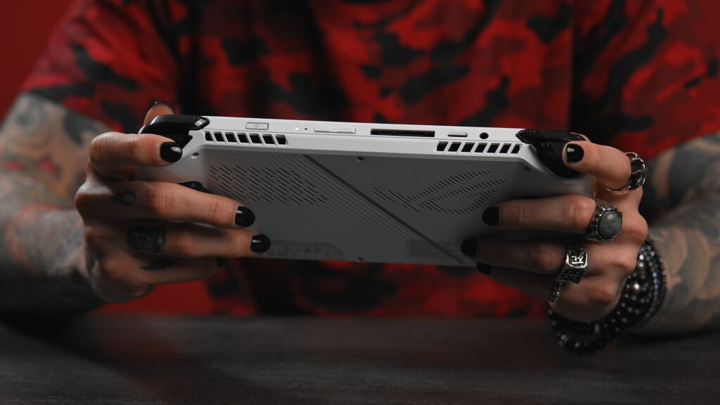 Asus Rog Ally // Source : Thomas Ancelle pour Numerama Asus Rog Ally // Source : Thomas Ancelle pour Numerama