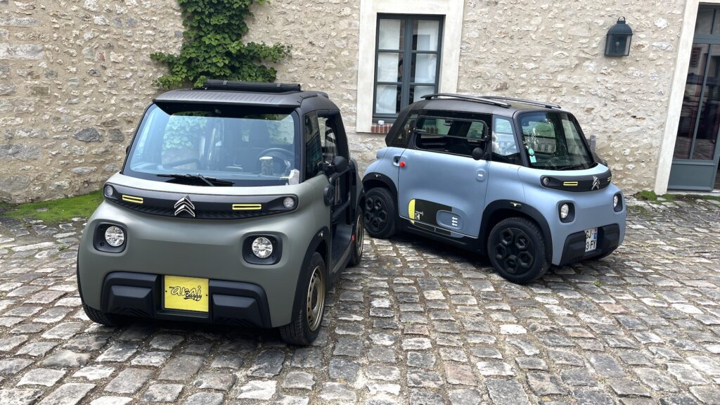 Une Ami Buggy et une Ami côte à côte // Source : Numerama/MT Une Ami Buggy et une Ami côte à côte // Source : Numerama/MT
