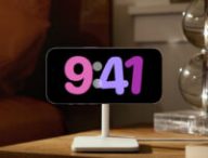 Fonction StandBy pour iPhone avec iOS 17 // Source : Apple Fonction StandBy pour iPhone avec iOS 17 // Source : Apple