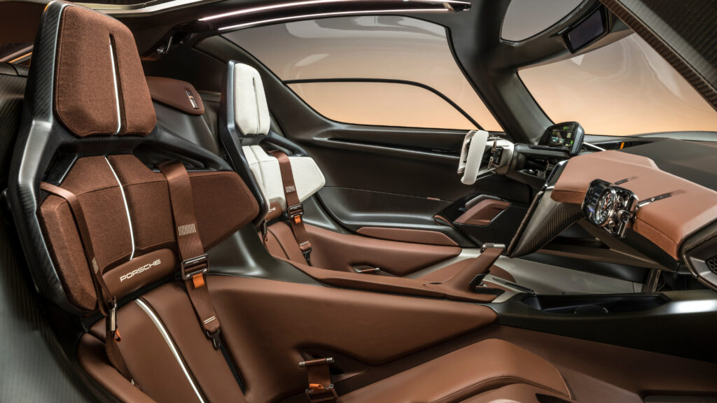 L'intérieur brun de la Mission X // Source : Porsche L'intérieur brun de la Mission X // Source : Porsche