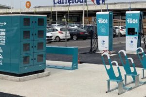 Carrefour propose une heure de recharge gratuite à ses clients // Source : Carrefour Carrefour propose une heure de recharge gratuite à ses clients // Source : Carrefour