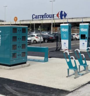 Carrefour propose une heure de recharge gratuite à ses clients // Source : Carrefour Carrefour propose une heure de recharge gratuite à ses clients // Source : Carrefour