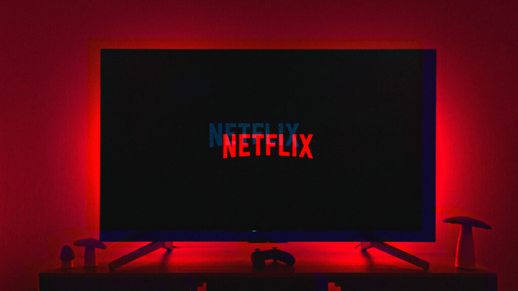 Des comptes Netflix sont vendus quotidiennement sur des places de marché illicites. // Source : Unsplash Des comptes Netflix sont vendus quotidiennement sur des places de marché illicites. // Source : Unsplash