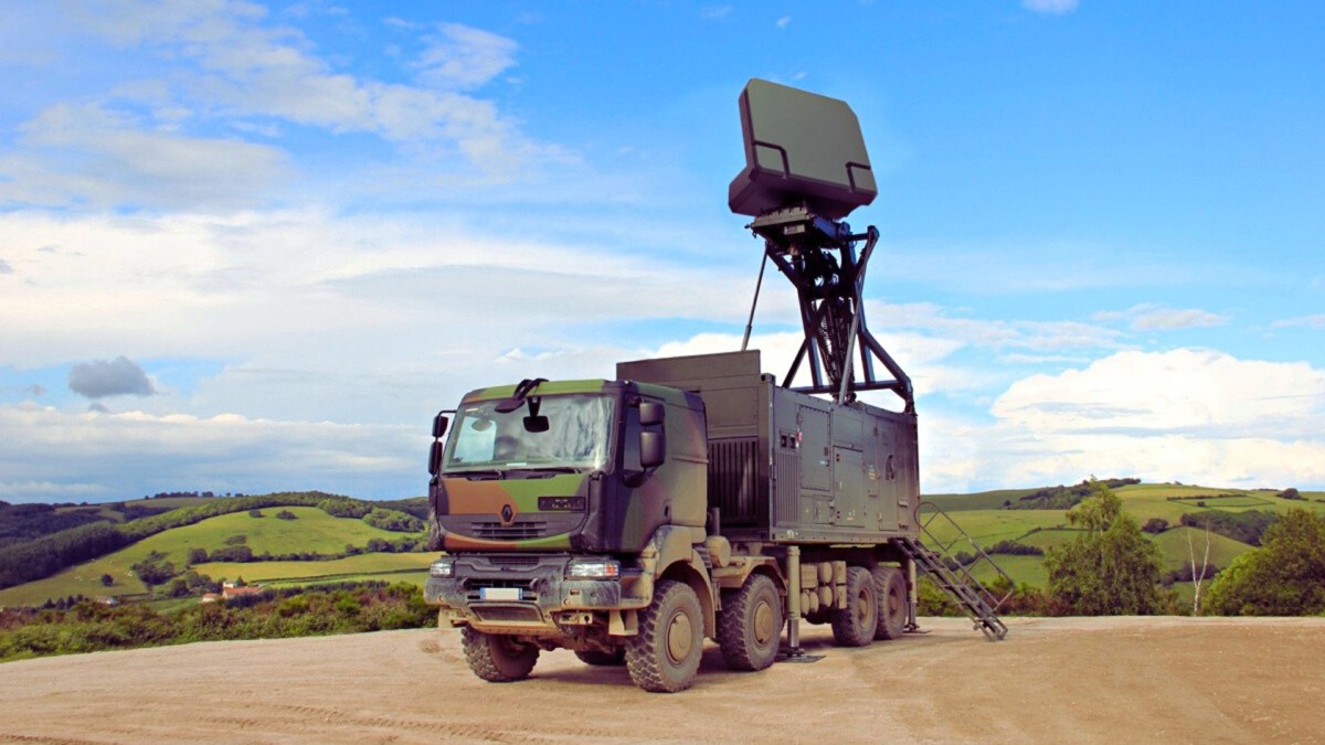 Le GM 200 MM/A de Thales, un radar déployé en quinze minutes. // Source : Thales Le GM 200 MM/A de Thales, un radar déployé en quinze minutes. // Source : Thales