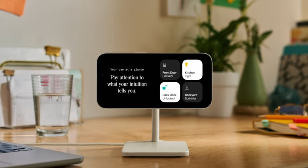 Un support Apple sera nécessaire pour utiliser StandBy. // Source : Apple Un support Apple sera nécessaire pour utiliser StandBy. // Source : Apple