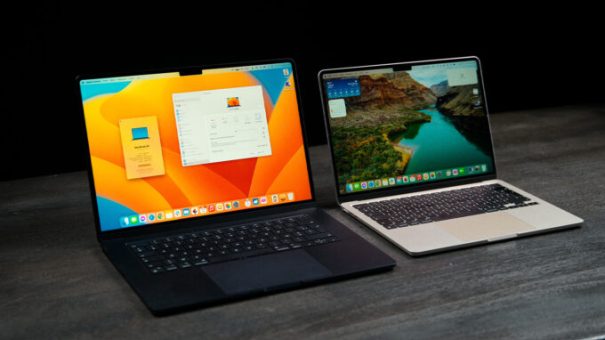 Le MacBook Air 15 (à gauche) à côté du MacBook Air 13 (à droite). // Source : Thomas Ancelle / Numerama Le MacBook Air 15 (à gauche) à côté du MacBook Air 13 (à droite). // Source : Thomas Ancelle / Numerama