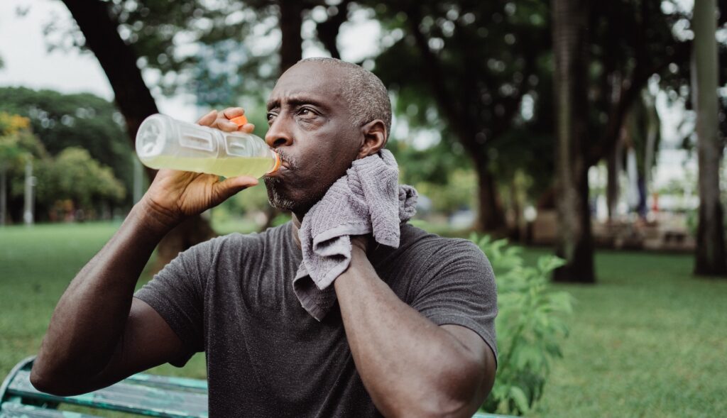 La transpiration aide à réguler la température du corps. Photo de Ketut Subiyanto. Source : Pexels La transpiration aide à réguler la température du corps. Photo de Ketut Subiyanto. Source : Pexels
