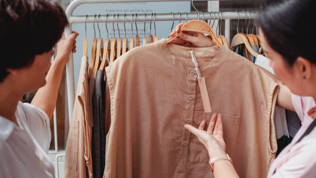 Il est préférable de porter des vêtements amples avec des ouvertures.
Photo de Sam Lion. Source : Pexels Il est préférable de porter des vêtements amples avec des ouvertures.
Photo de Sam Lion. Source : Pexels