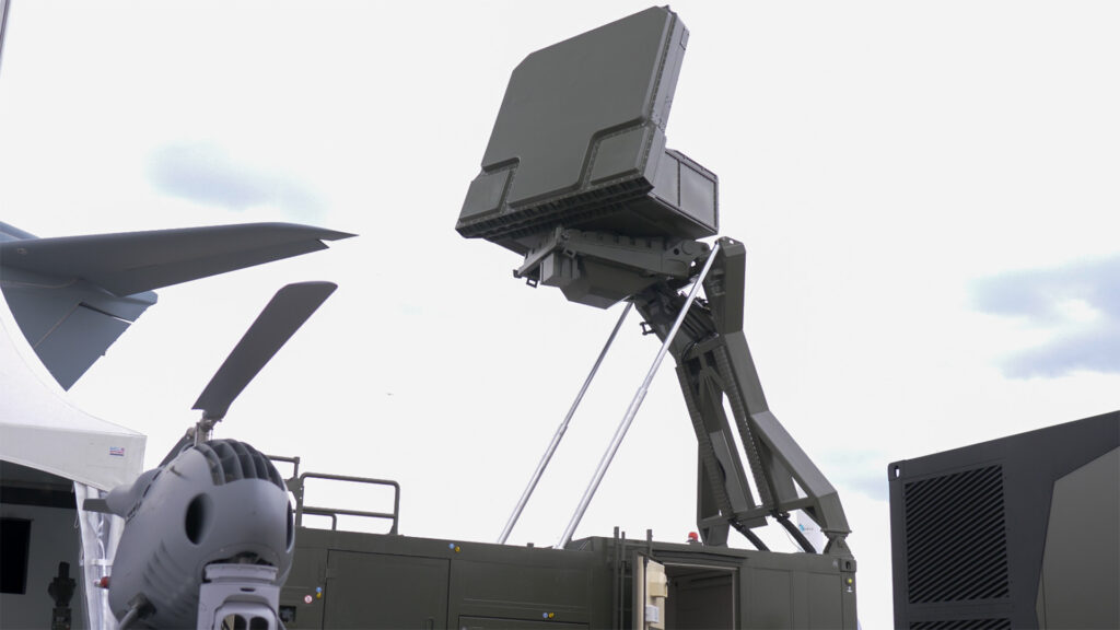 Un radar 200 MM/A présent au salon du Bourget. // Source : Numerama Un radar 200 MM/A présent au salon du Bourget. // Source : Numerama