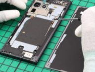 La réparation d'un smartphone Samsung. // Source : Samsung La réparation d'un smartphone Samsung. // Source : Samsung