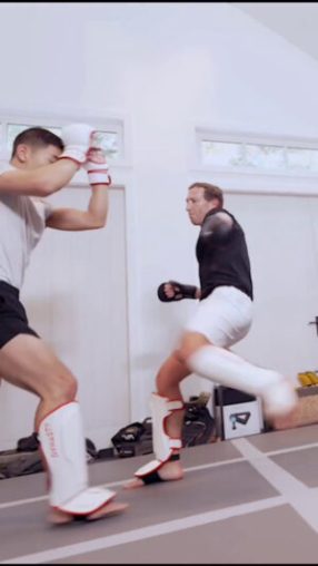 Mark Zuckerberg à l'entraînement. Mark Zuckerberg à l'entraînement.
