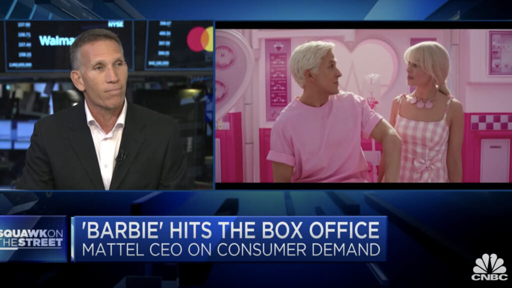 Le CEO de Mattel interviewé au sujet du film Barbie à la TV américaine. // Source : CNBC Television sur Youtube. Le CEO de Mattel interviewé au sujet du film Barbie à la TV américaine. // Source : CNBC Television sur Youtube.