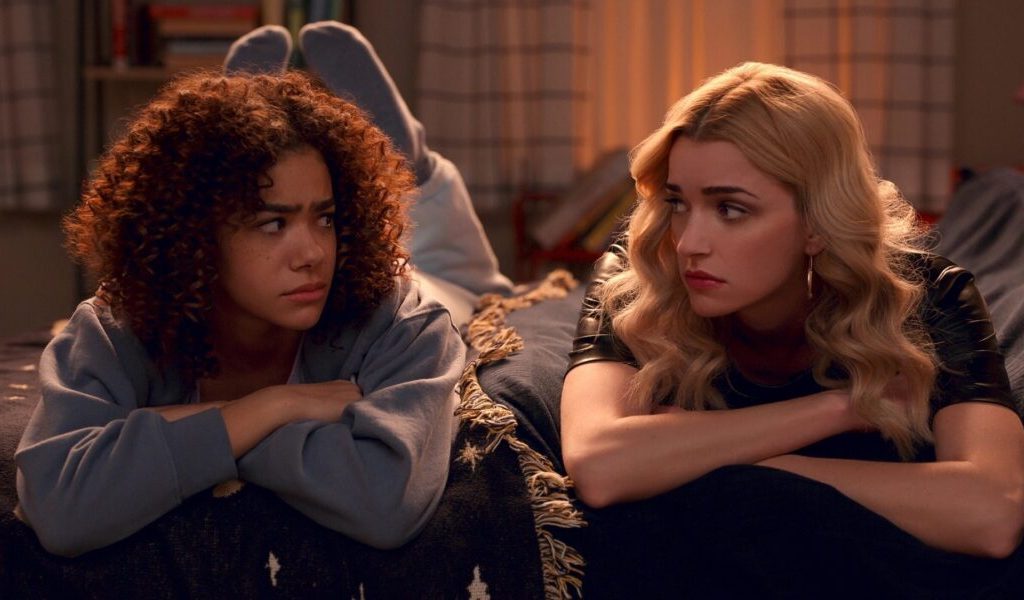 Ginny & Georgia // Source : Netflix Ginny & Georgia // Source : Netflix