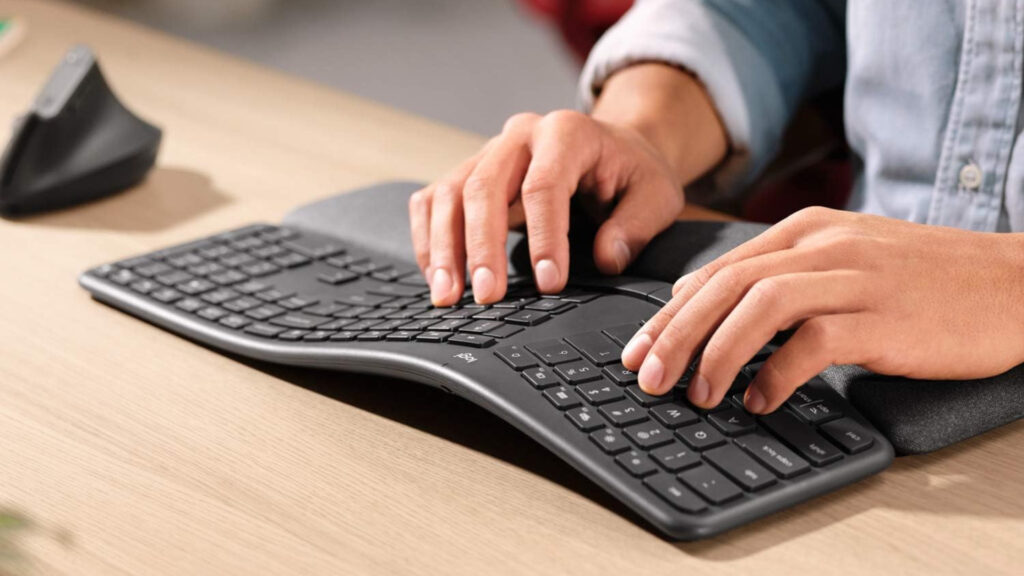 Le clavier Ergo K860 // Source : Logitech Le clavier Ergo K860 // Source : Logitech