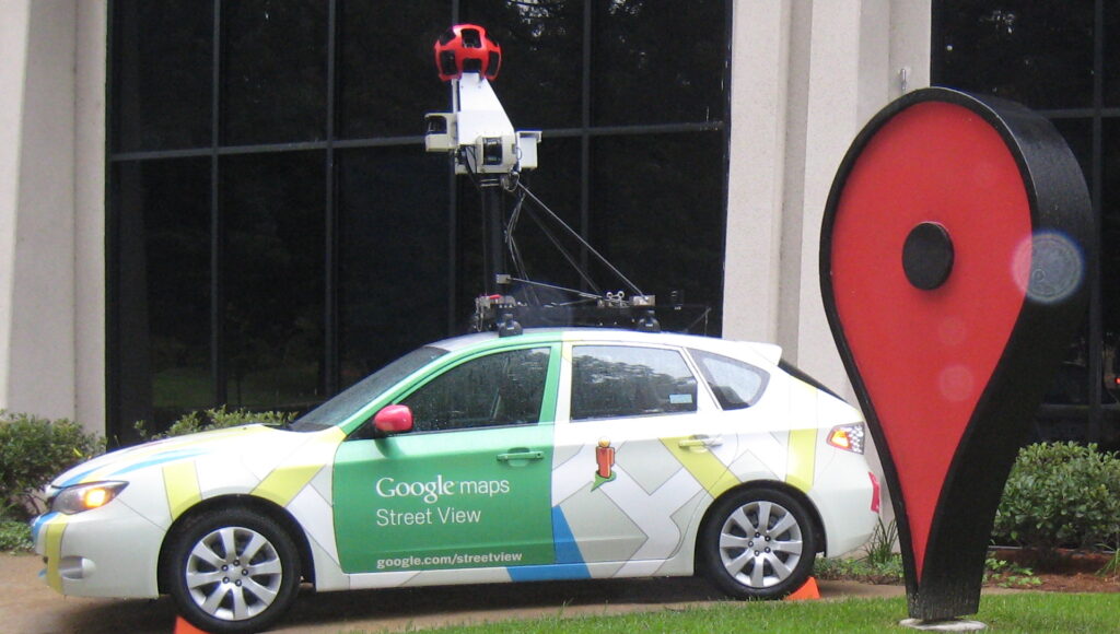 Une des célèbres "google street view car" en 2010 // Source : Wikimedia Commons/Kowloonese sur Wikipédia anglais Une des célèbres "google street view car" en 2010 // Source : Wikimedia Commons/Kowloonese sur Wikipédia anglais