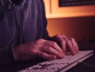 Flickr a été victime d'une attaque par DDoS par Anonymous Sudan // Source : Canva