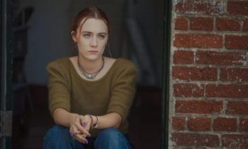 Saoirse Ronan incarne le rôle principal de Lady Bird. // Source : Greta Gerwig, 2017 Saoirse Ronan incarne le rôle principal de Lady Bird. // Source : Greta Gerwig, 2017