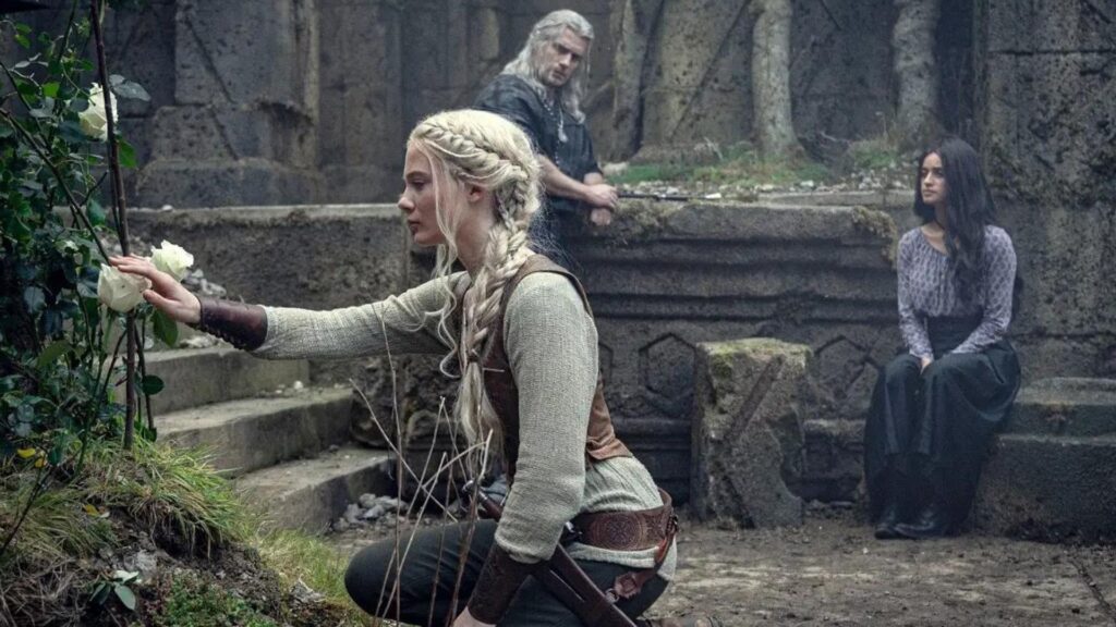 Ciri et Yennefer formeront un trio avec un Geralt au nouveau visage, en saison 4. // Source : Netflix Ciri et Yennefer formeront un trio avec un Geralt au nouveau visage, en saison 4. // Source : Netflix