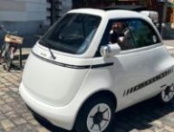 Un journaliste de Numerama dans une Microlino // Source : Numerama/MT Un journaliste de Numerama dans une Microlino // Source : Numerama/MT