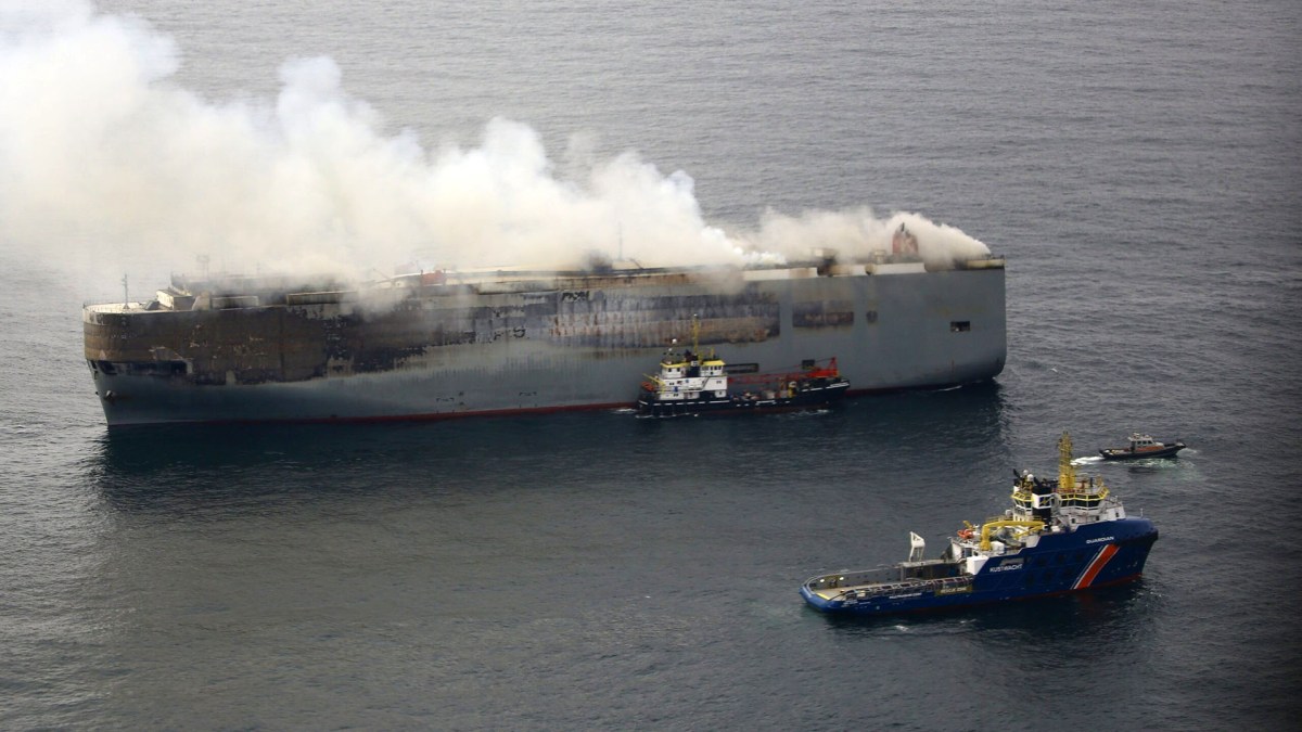incendie du Fremantle Highway // Source : Kustwacht.nl incendie du Fremantle Highway // Source : Kustwacht.nl
