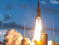 Décollage d'Ariane 5. // Source : ESA/CNES/Arianespace - Optique video du CSG - P.Prion Décollage d'Ariane 5. // Source : ESA/CNES/Arianespace - Optique video du CSG - P.Prion