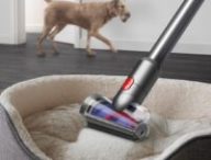 L'aspirateur sans fil Dyson V15 Detect Absolute se montre particulièement efficace sur les poils d'animaux // Source : Dyson L'aspirateur sans fil Dyson V15 Detect Absolute se montre particulièement efficace sur les poils d'animaux // Source : Dyson