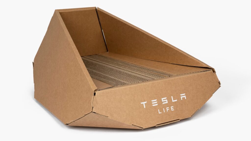 Panier pour chat Tesla Cybertruck // Source : Tesla Chine Panier pour chat Tesla Cybertruck // Source : Tesla Chine